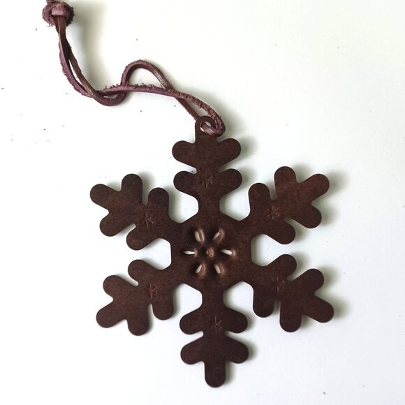 Lot of 5 Rustic Metal Snowflake Ornaments Holiday Christmas Decor - Picture 6 of 6